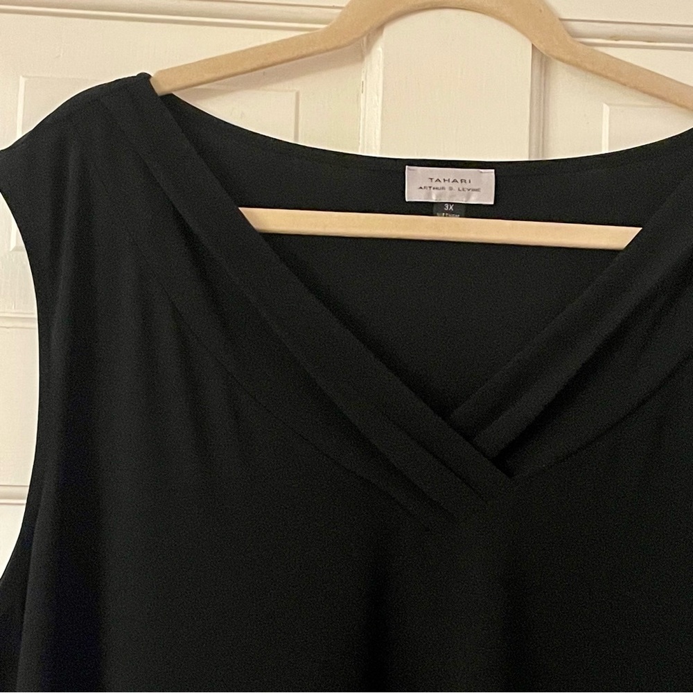 Tahari Black Sleeveless V-Neck Top Sz 3X